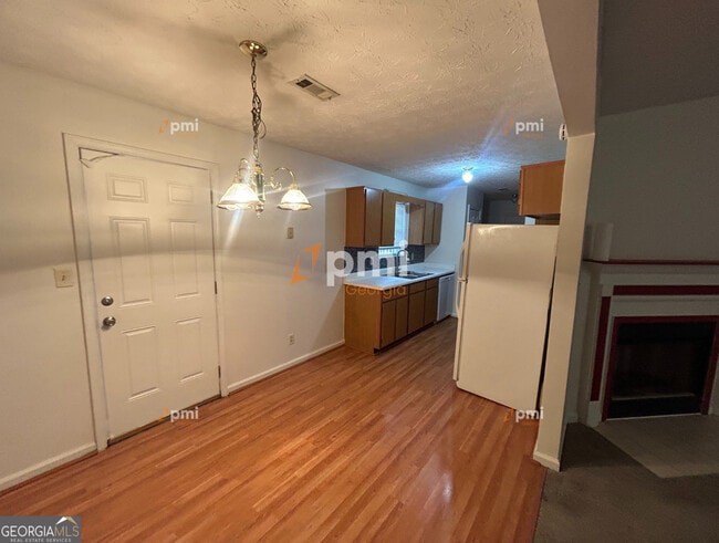 Building Photo - 2720 Sapphire St