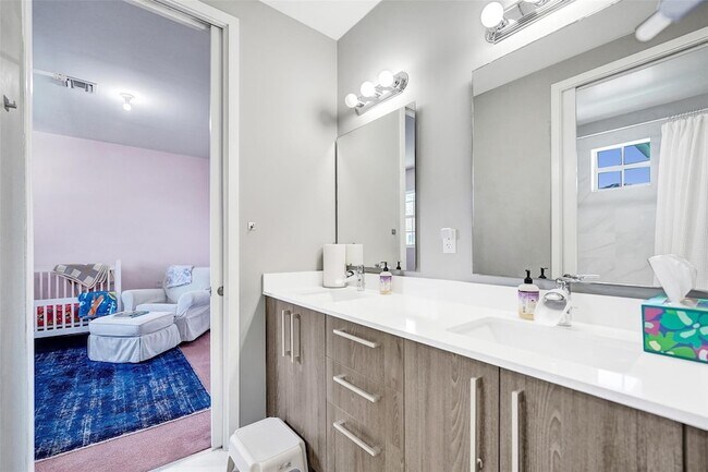 Building Photo - 3534 Forest View Cir