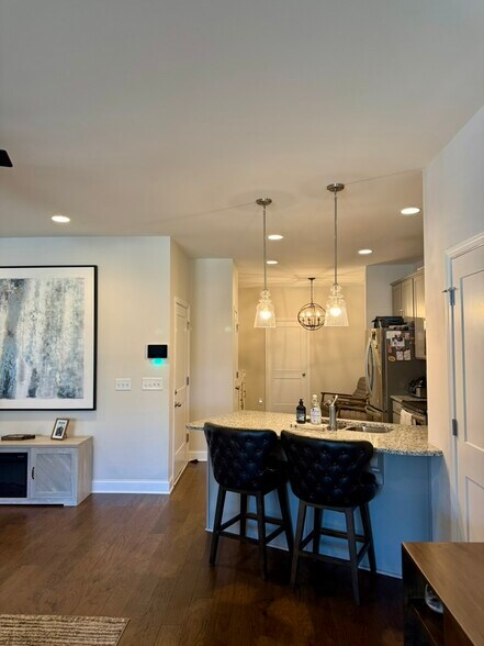 Kitchen - 143 Grandstand Blvd