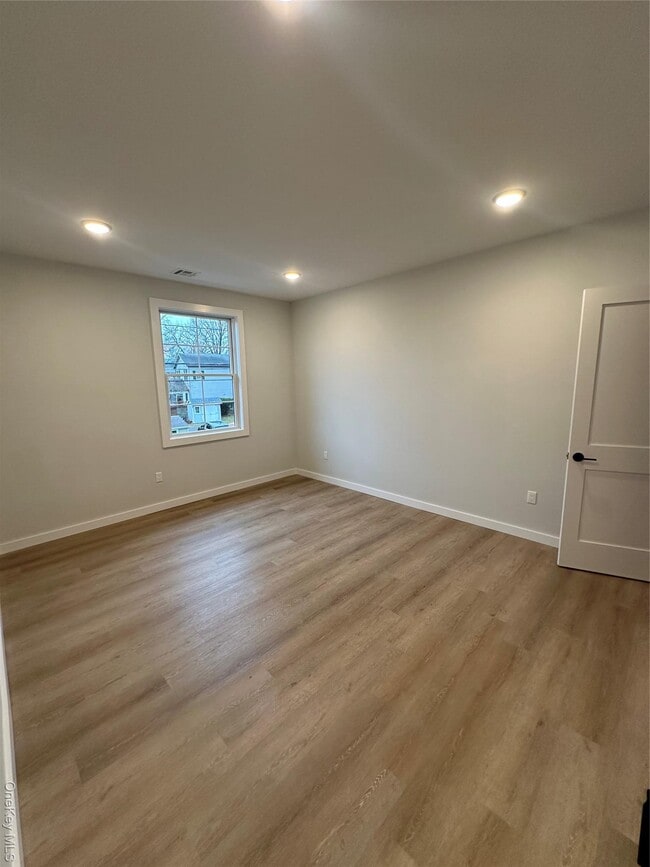 Building Photo - 13 Forester Ave