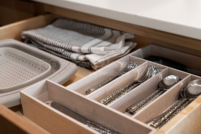 Building Photo - 3415 N Broadway