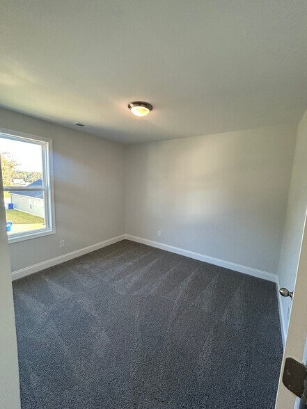 Building Photo - 170 W Saltgrass Ln