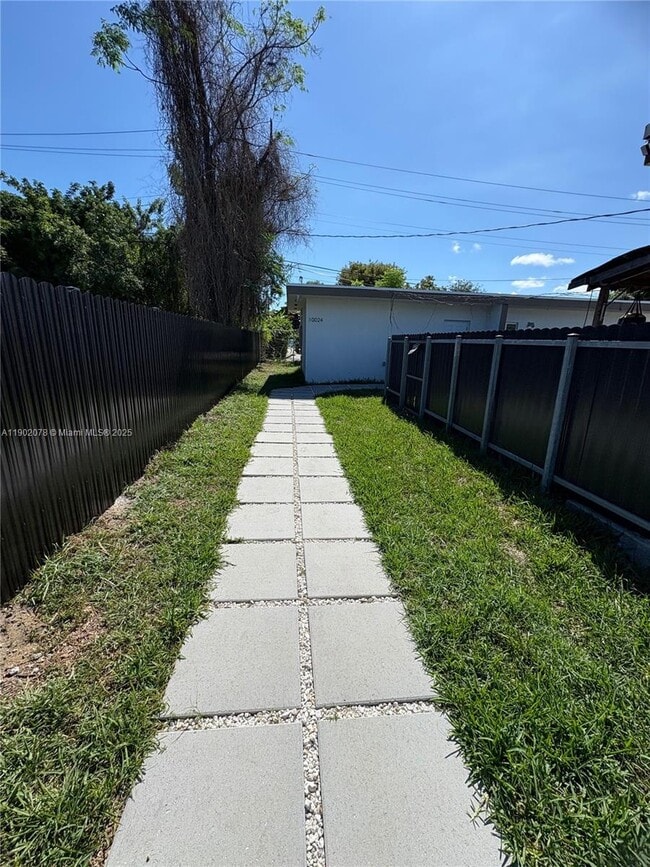 Building Photo - 10020 SW 171st St