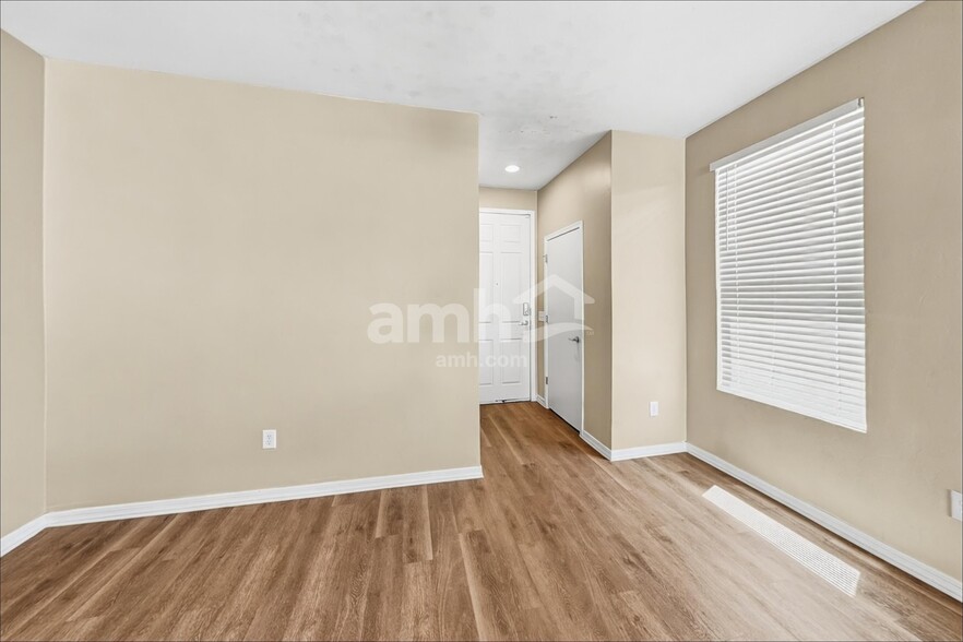 Building Photo - 8280 W Redshank Dr