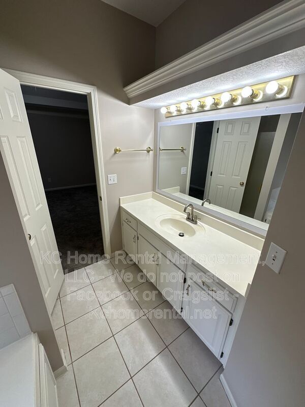 Building Photo - 1224 SE Princeton Dr