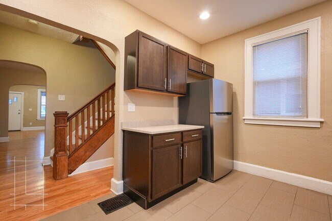 Building Photo - 1286 N 4th St