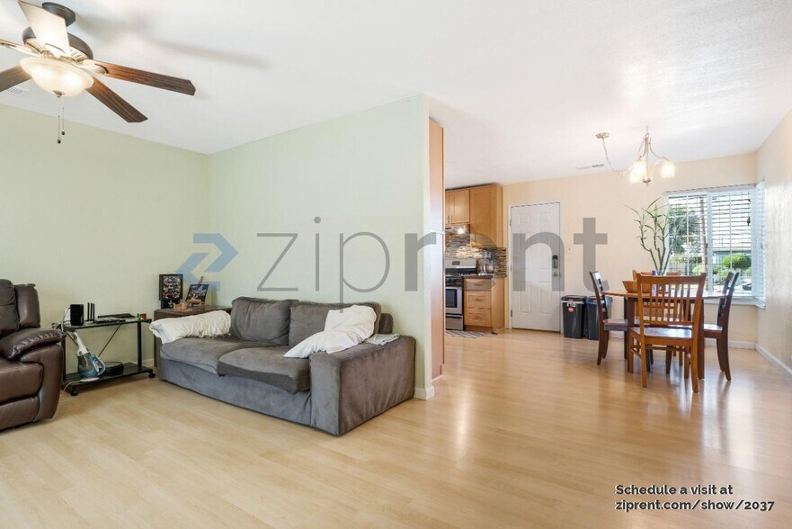 Building Photo - Unit