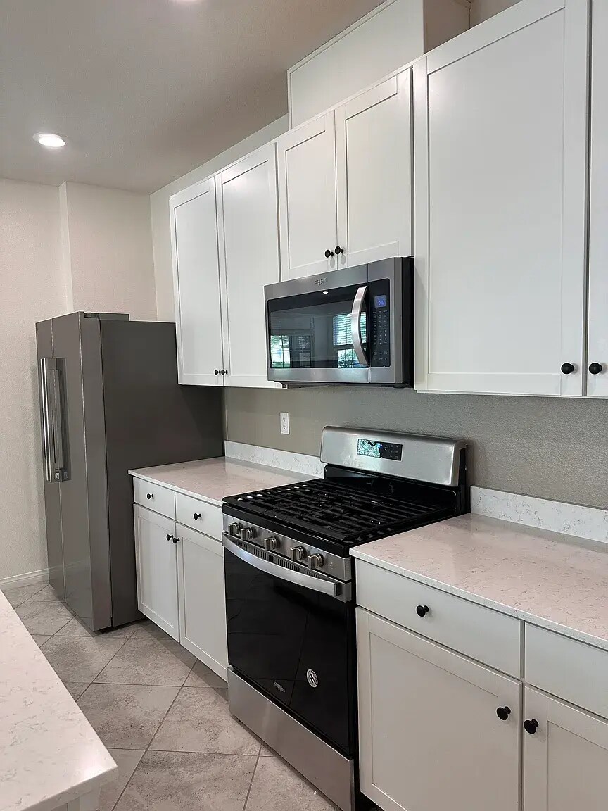 Building Photo - 3270 Trabia Ave