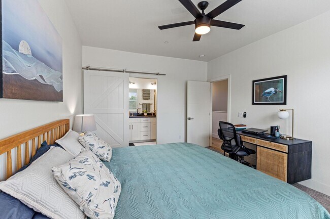 Building Photo - Modern Furnished Townhome in Downtown Napa