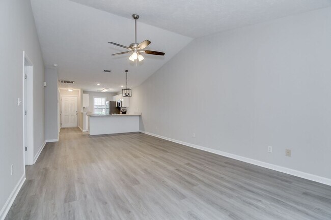 Building Photo - Updated 2 Bedroom 2 Bath Townhouse in Evans