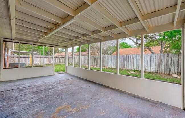 Building Photo - 16910 Cairngale St