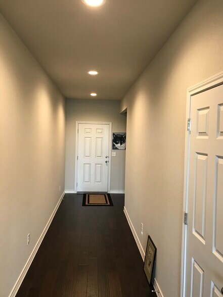 Hallway to Children's / Guest rooms - 1313 Eagle Ridge Trl