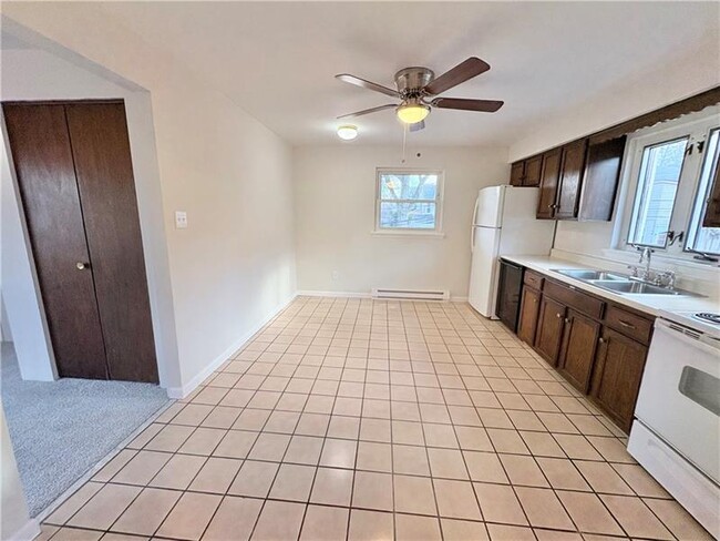 Building Photo - 927 Vance Ave