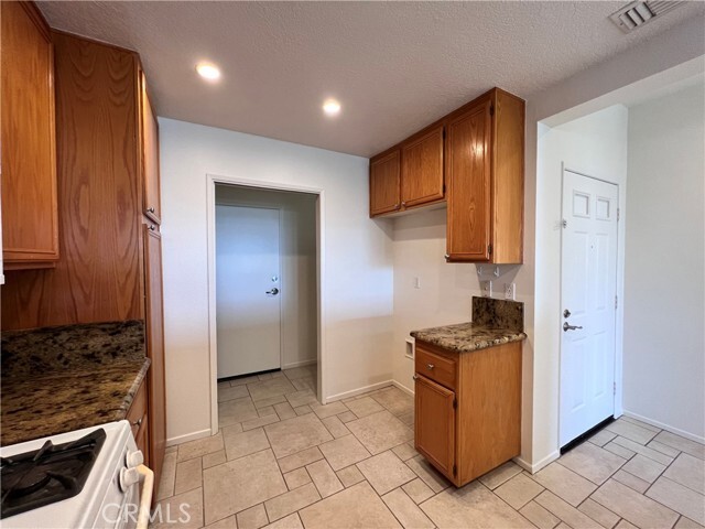 Building Photo - 12 Verdin Ln