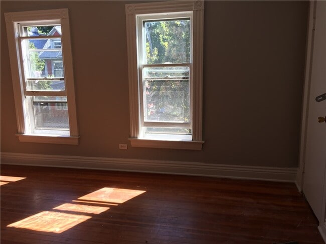 Building Photo - 82 Asbury St