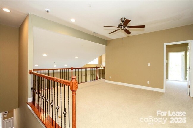 Building Photo - 405 Halyard Ln