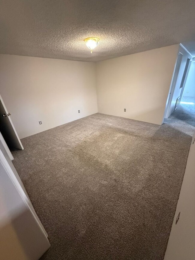 Building Photo - Spacious 3-bedroom ranch in quiet Arvada Neighborhood