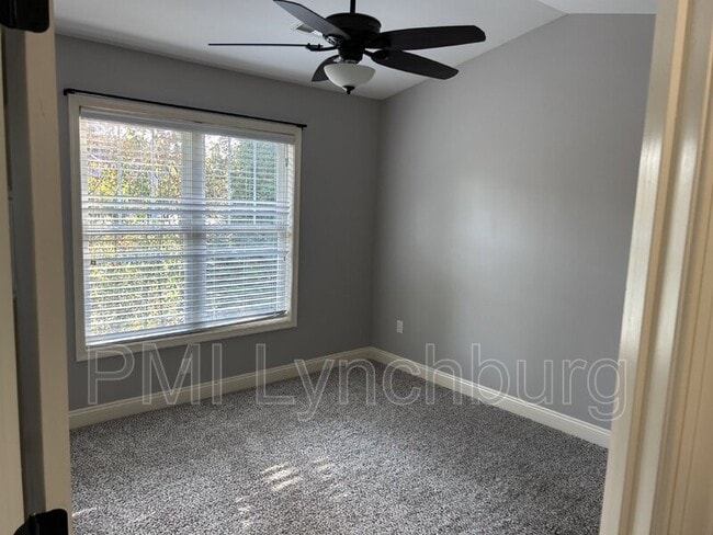 Building Photo - 1040 Commonwealth Cir