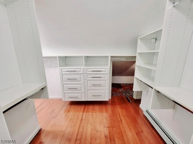 Building Photo - 15 S Lakeside Ave