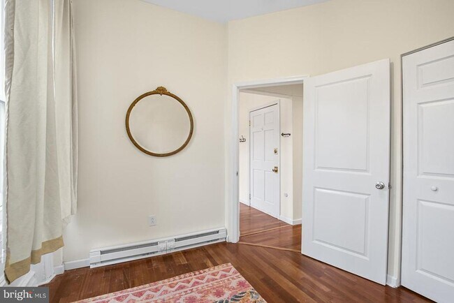 Building Photo - 618 N 40th St