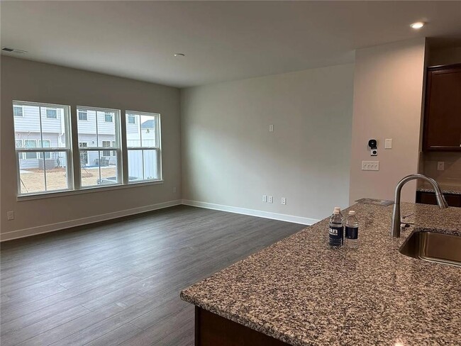 Building Photo - 247 Salt Lk Ln