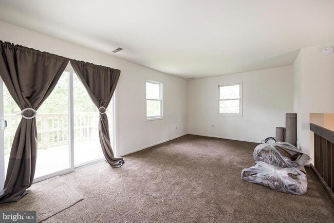 Building Photo - 918 Dogwood Ln