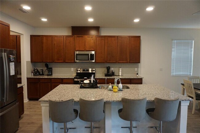 Building Photo - 5732 Newberry Pnes Ave