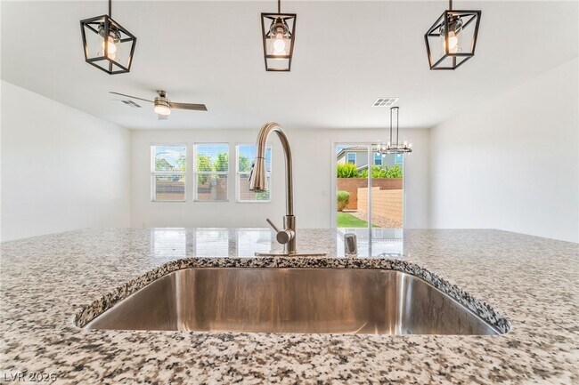 Building Photo - 5371 Boschetto St