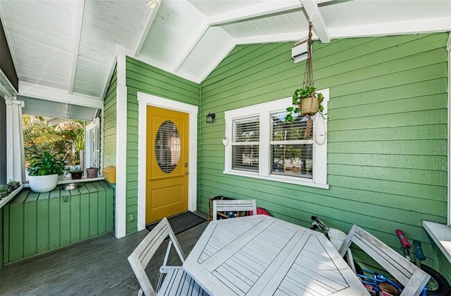 Building Photo - 1009 8th St N