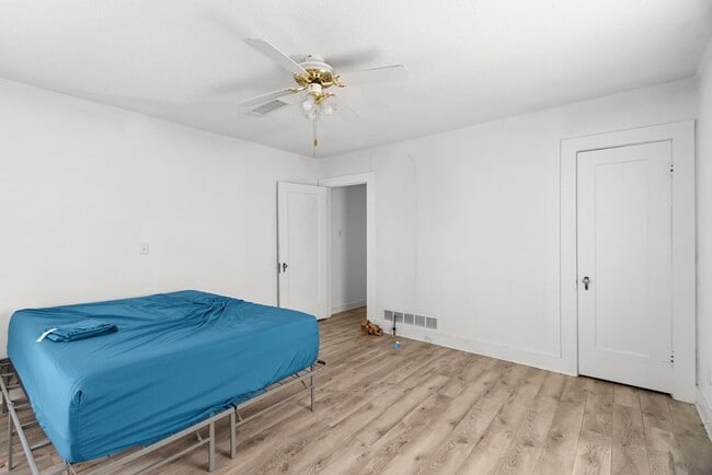 Building Photo - 1322 N Lincoln Ave