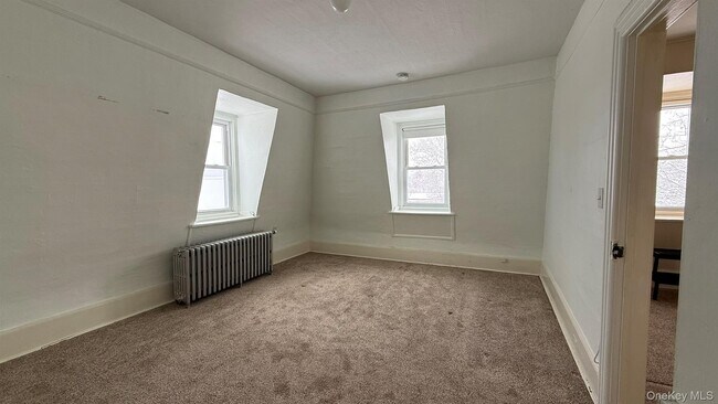 Building Photo - 64 Anstice St