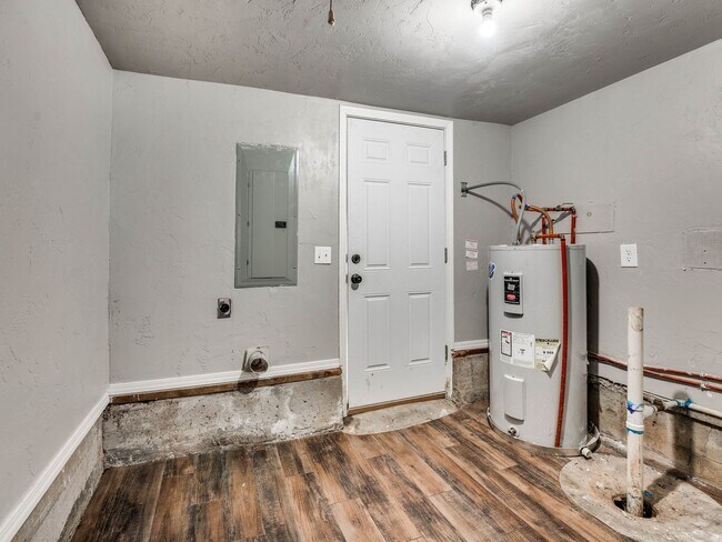 Building Photo - 3 Bedroom 1 Bath Home in Shawnee!