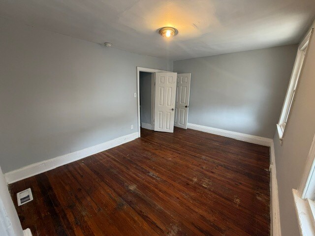 Building Photo - 4686 Hawthorne St