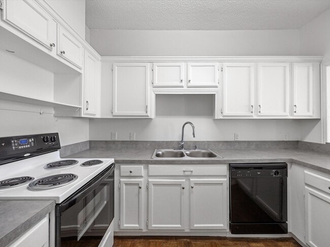 Building Photo - 5310 Keller Springs Rd