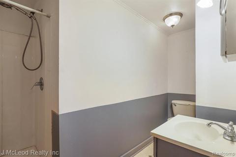 Building Photo - 4689 Center St