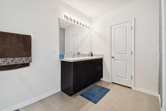 Building Photo - 8258 Pelican Reed Cir