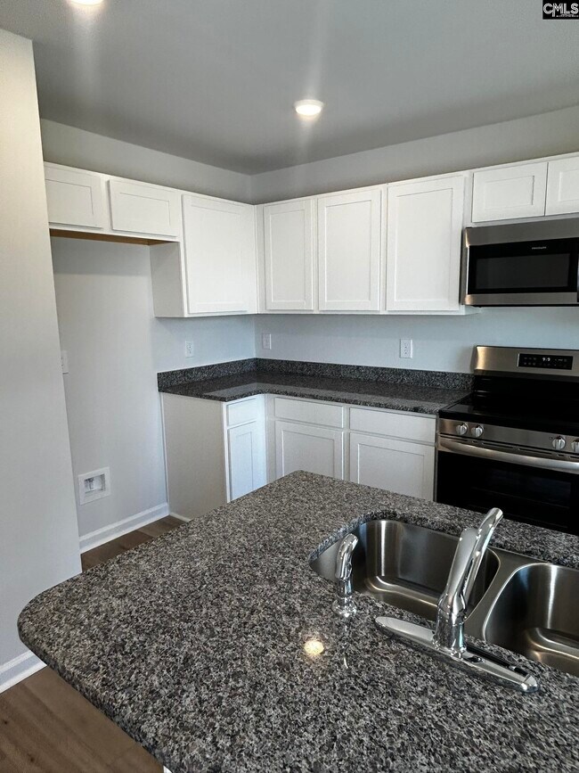 Building Photo - 459 Dinkins Dr