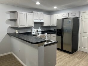 Building Photo - 2821 Cliffe Ct