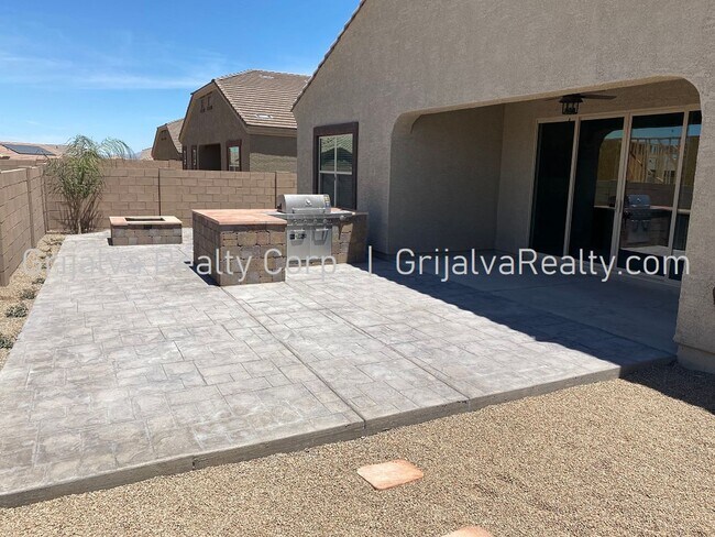 Building Photo - Newer 4 BR Home in Sahuarita for Rent **MO...