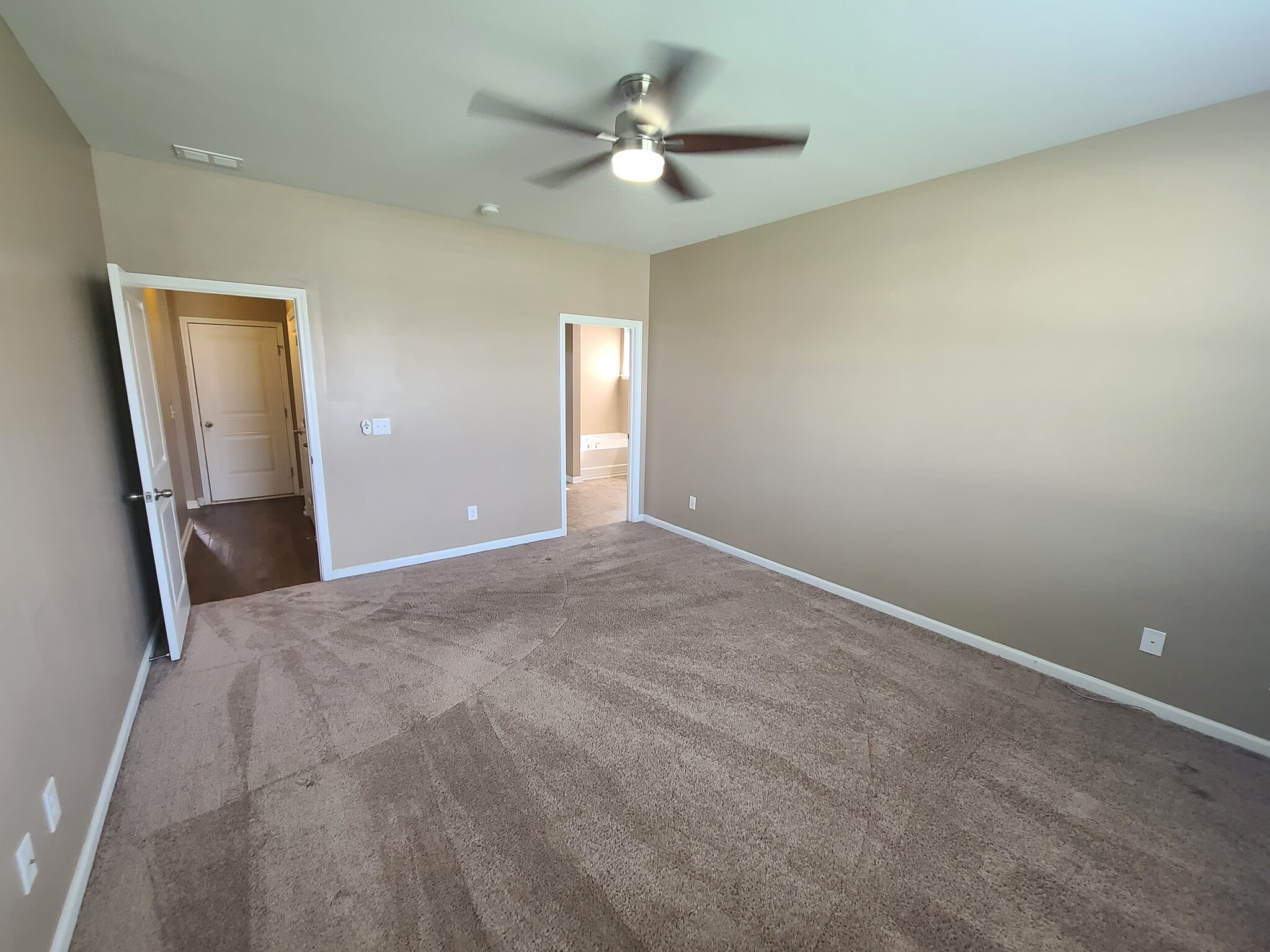 Building Photo - 1013 Manassas Dr