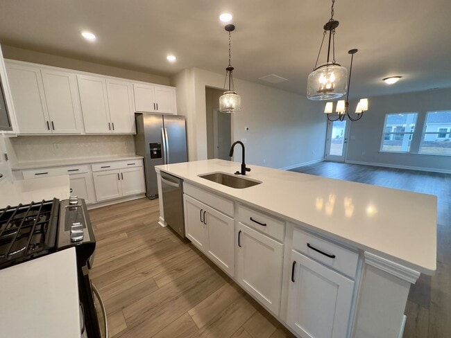 Building Photo - Custom Home in Bella Vita!
