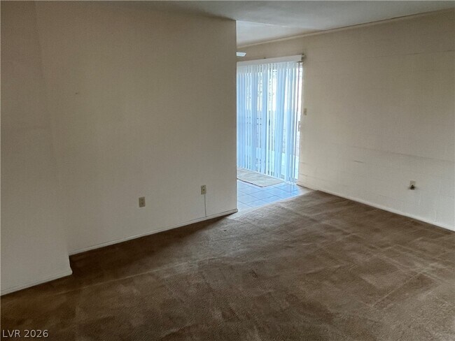 Building Photo - 820 A