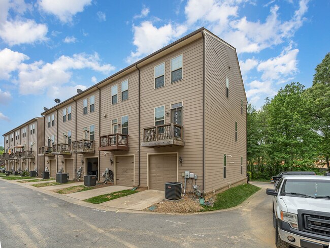 Building Photo - 13844 Winmau Ln