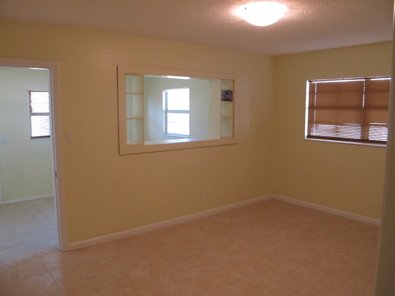 Bedroom - 407 Tyler Ave