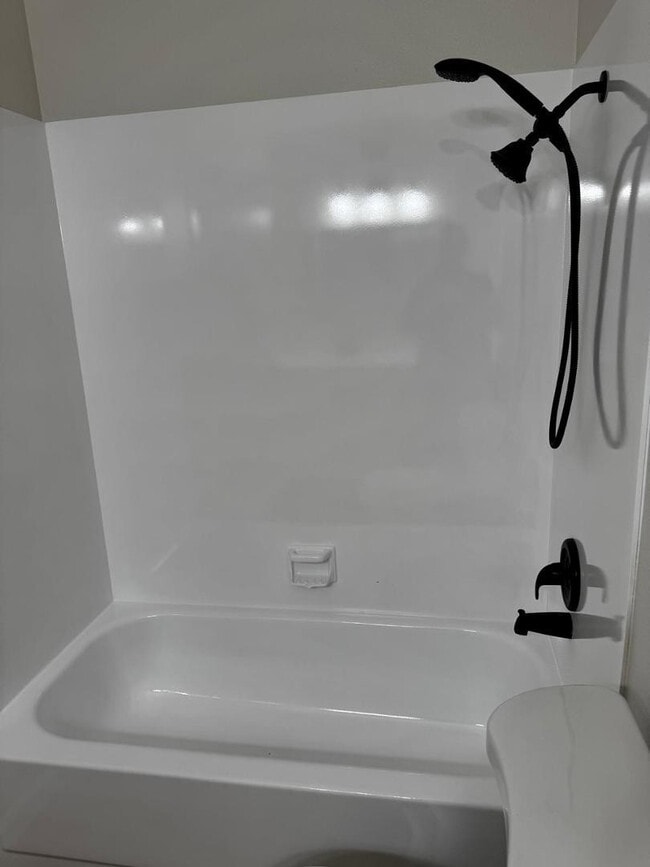 Building Photo - 442 S 32nd Pl