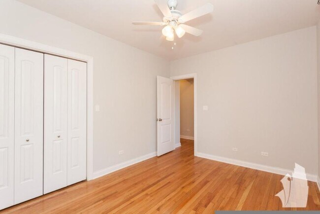 Building Photo - 1 bedroom in Chicago IL 60613