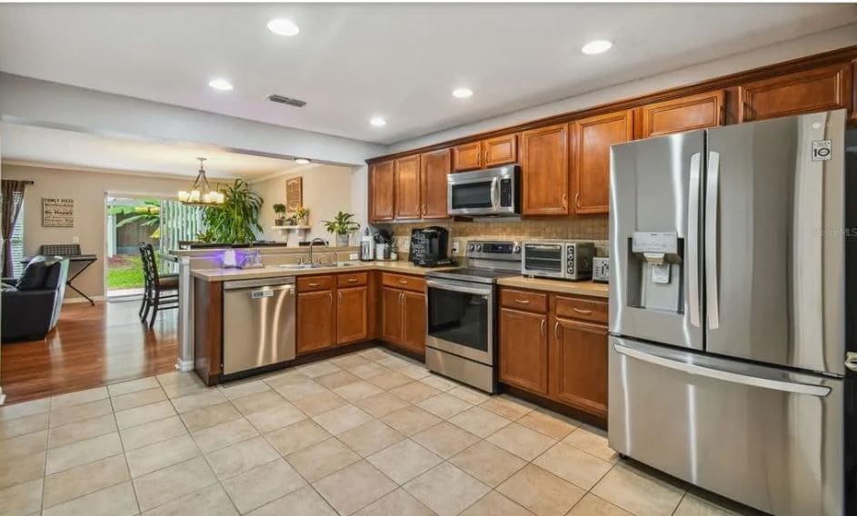 Building Photo - 2403 Hassonite St