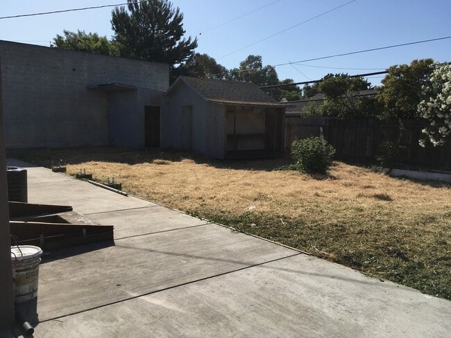 Building Photo - Beautifully 2Br, 2Ba Located near UOP