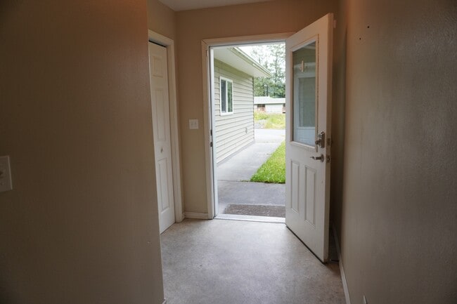 Building Photo - 1705 Resurrection Blvd