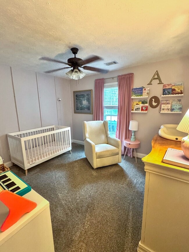 Building Photo - 127 Lee Rd 2181